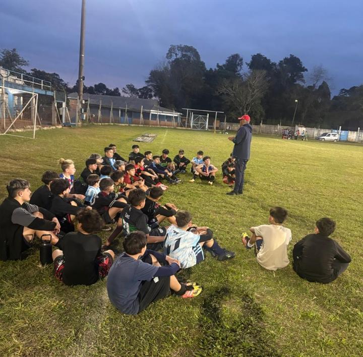 Cinco jóvenes futbolistas de Eldorado, Victoria y Mado-Delicia fueron seleccionados para probarse en Independiente 2